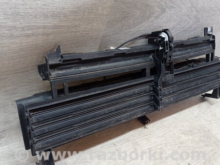 ФОТО Решітка накладка переднього бампера центральна Деф для BMW 3-Series (все года выпуска) Киев