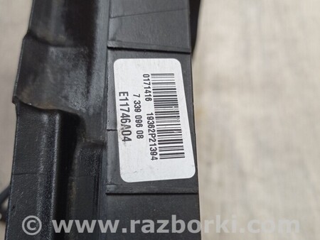 ФОТО Решітка накладка переднього бампера центральна Деф для BMW 3-Series (все года выпуска) Киев