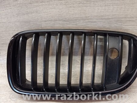 ФОТО Решітка хром радіатора переднього бампера ліва для BMW 3-Series (все года выпуска) Киев