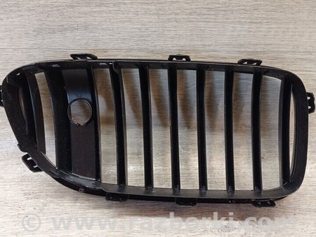 ФОТО Решітка хром радіатора переднього бампера ліва для BMW 3-Series (все года выпуска) Киев