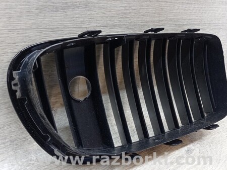 ФОТО Решітка хром радіатора переднього бампера ліва для BMW 3-Series (все года выпуска) Киев