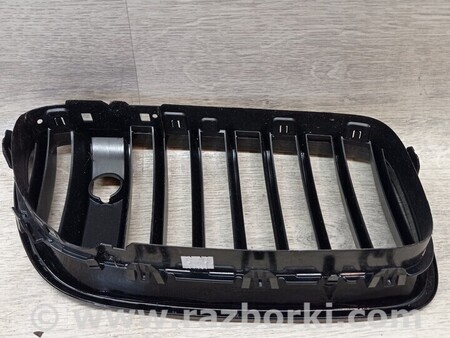 ФОТО Решітка хром радіатора переднього бампера ліва для BMW 3-Series (все года выпуска) Киев