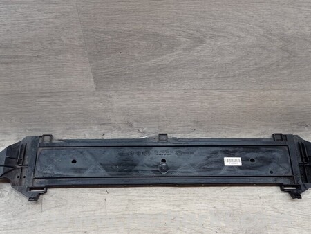 ФОТО Кронштейн кріплення направляюча панелі радіатора для BMW 5-Series (все года выпуска) Киев