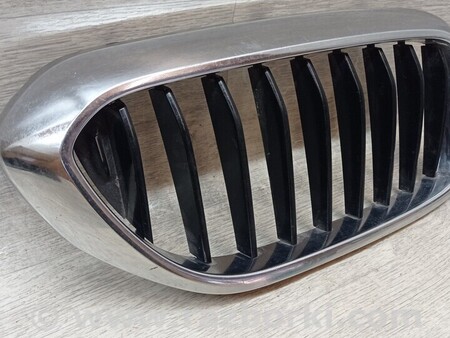 ФОТО Ноздря решітка радіатора права для BMW 5-Series (все года выпуска) Киев