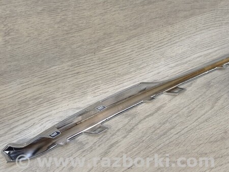 ФОТО Накладка бампера переднего правая для BMW 6-Series (все года выпуска) Киев