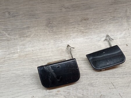 ФОТО Заглушка бампера буксировочного крюка передняя для Mercedes-Benz A-klasse Киев