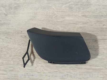 ФОТО Заглушка бампера буксировочного крюка передняя для Mercedes-Benz A-klasse Киев