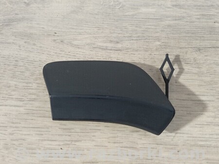 ФОТО Заглушка бампера буксировочного крюка передняя для Mercedes-Benz A-klasse Киев