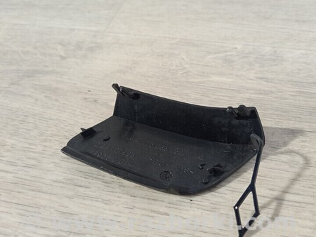 ФОТО Заглушка бампера буксировочного крюка передняя для Mercedes-Benz A-klasse Киев