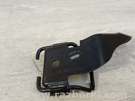 ФОТО Кронштейн дивана правий для Mercedes-Benz A-klasse Киев