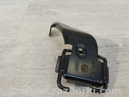 ФОТО Кронштейн дивана правий для Mercedes-Benz A-klasse Киев