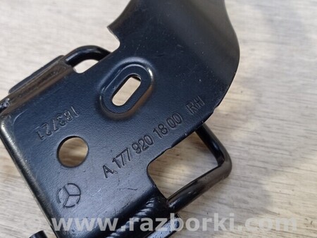 ФОТО Кронштейн дивана правий для Mercedes-Benz A-klasse Киев