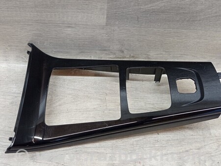 ФОТО Накладка обшивка рамка центральної консолі панелі приладів для Mercedes-Benz A-klasse Київ