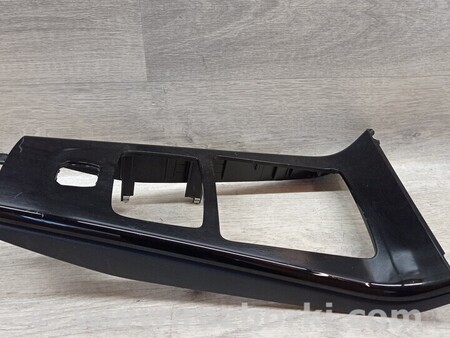 ФОТО Накладка обшивка рамка центральної консолі панелі приладів для Mercedes-Benz A-klasse Київ