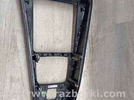 ФОТО Накладка обшивка рамка центральної консолі панелі приладів для Mercedes-Benz A-klasse Київ