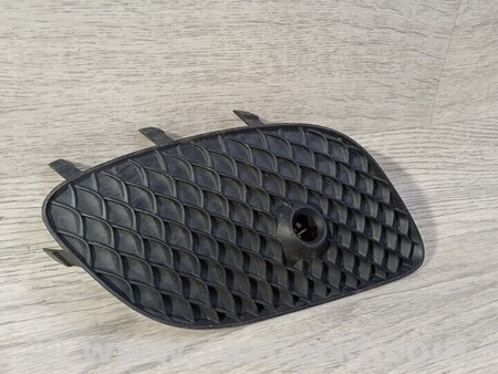 ФОТО Решетка бампера переднего правая для Mercedes-Benz A-klasse Київ