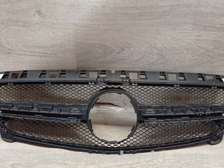ФОТО Решетка радиатора бампера переднего центральная для Mercedes-Benz A-klasse Київ