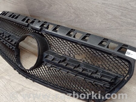 ФОТО Решетка радиатора бампера переднего центральная для Mercedes-Benz A-klasse Київ