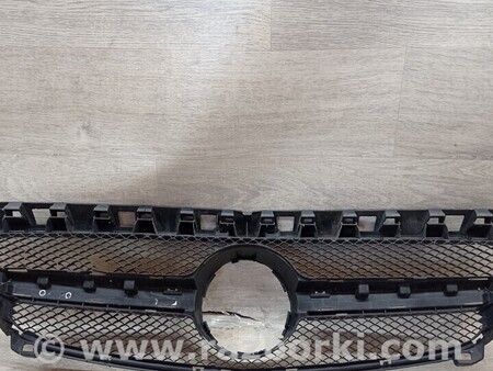 ФОТО Решетка радиатора бампера переднего центральная для Mercedes-Benz A-klasse Київ