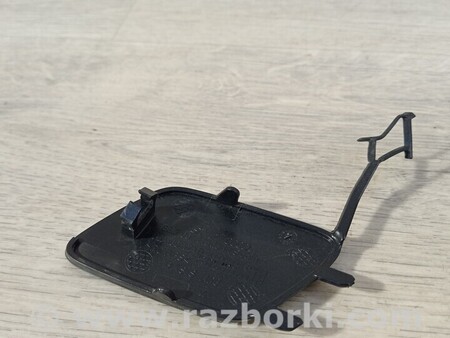 ФОТО Заглушка бампера буксировочного крюка передняя для Audi (Ауди) A1 8XA (12.2011-11.2016) Киев