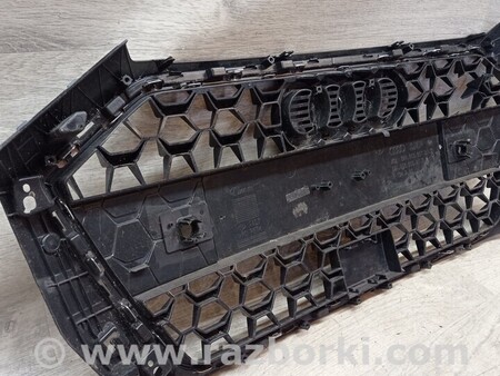 ФОТО Решетка радиатора бампера переднего для Audi (Ауди) A1 8XA (12.2011-11.2016) Киев