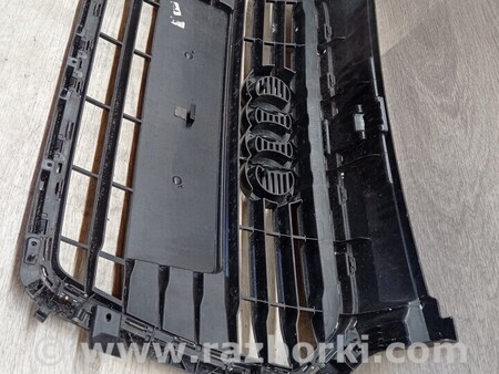 ФОТО Решетка радиатора бампера переднего для Audi (Ауди) A1 8XA (12.2011-11.2016) Киев