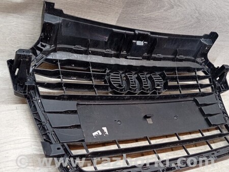 ФОТО Решетка радиатора бампера переднего для Audi (Ауди) A1 8XA (12.2011-11.2016) Киев