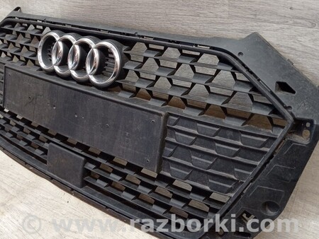 ФОТО Решетка радиатора бампера переднего для Audi (Ауди) A1 8XA (12.2011-11.2016) Киев