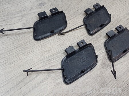 ФОТО Заглушка бампера буксировочного крюка передняя для Audi (Ауди) A3 8P1, 8PA, 8P7 (03.2003-12.2013) Киев