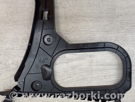 ФОТО Кронштейн кріплення направляюча заднього бампера права для Audi (Ауди) A3 8P1, 8PA, 8P7 (03.2003-12.2013) Киев