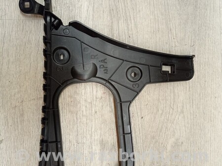 ФОТО Кронштейн кріплення направляюча заднього бампера права для Audi (Ауди) A3 8P1, 8PA, 8P7 (03.2003-12.2013) Киев