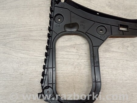 ФОТО Кронштейн кріплення направляюча заднього бампера права для Audi (Ауди) A3 8P1, 8PA, 8P7 (03.2003-12.2013) Киев