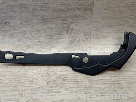 ФОТО Кронштейн кріплення направляюча заднього бампера правий Седан для Audi (Ауди) A3 8P1, 8PA, 8P7 (03.2003-12.2013) Киев