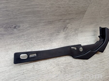 ФОТО Кронштейн кріплення направляюча заднього бампера правий Седан для Audi (Ауди) A3 8P1, 8PA, 8P7 (03.2003-12.2013) Киев