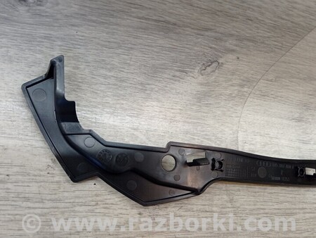 ФОТО Кронштейн кріплення направляюча заднього бампера правий Седан для Audi (Ауди) A3 8P1, 8PA, 8P7 (03.2003-12.2013) Киев