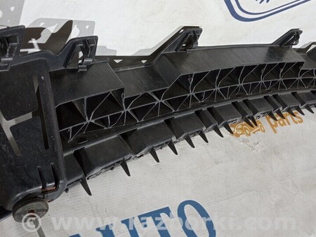 ФОТО Кронштейн напрямна заднього бампера для Audi (Ауди) A3 8P1, 8PA, 8P7 (03.2003-12.2013) Киев