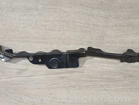 ФОТО Направляющая кронштейн крыла левий для Audi (Ауди) A3 8P1, 8PA, 8P7 (03.2003-12.2013) Киев