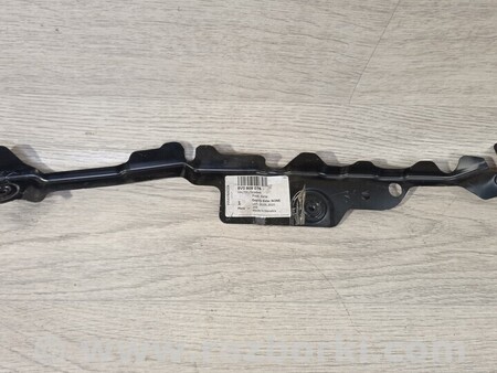 ФОТО Направляющая кронштейн крыла левий для Audi (Ауди) A3 8P1, 8PA, 8P7 (03.2003-12.2013) Киев