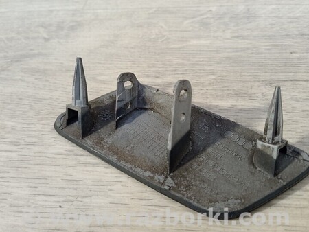 ФОТО Права заглушка омивача фари переднього бампера для Audi (Ауди) A3 8P1, 8PA, 8P7 (03.2003-12.2013) Киев