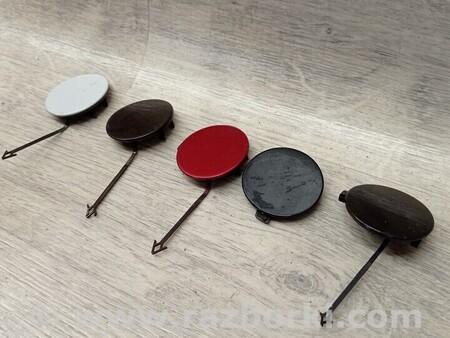 ФОТО Заглушка бампера буксировочного крюка передняя для Audi (Ауди) A4 B9 - 8W2, 8W5 (06.2015-...) Киев