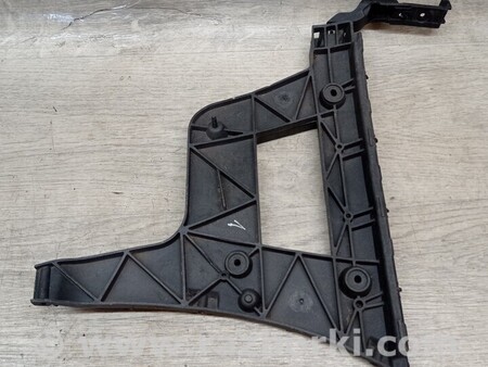 ФОТО Кронштейн кріплення направляюча заднього бампера лівий для Audi (Ауди) A4 B9 - 8W2, 8W5 (06.2015-...) Киев