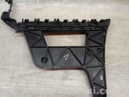 ФОТО Кронштейн кріплення направляюча заднього бампера правий для Audi (Ауди) A4 B9 - 8W2, 8W5 (06.2015-...) Киев