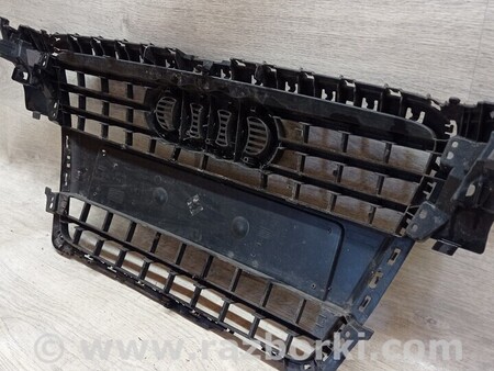 ФОТО Решетка радиатора деф для Audi (Ауди) A4 B9 - 8W2, 8W5 (06.2015-...) Киев