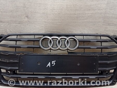 ФОТО Решетка радиатора бампера переднего центральная для Audi (Ауди) A5 8T (03.2007-11.2016) Киев