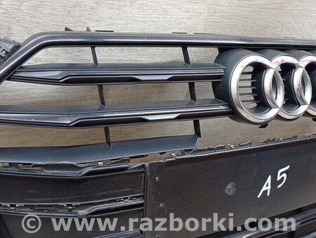 ФОТО Решетка радиатора бампера переднего центральная для Audi (Ауди) A5 8T (03.2007-11.2016) Киев