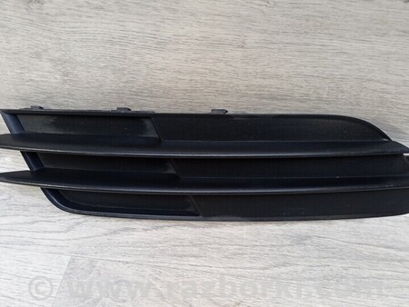 ФОТО Заглушка противотуманных фар бампера переднего левая для Audi (Ауди) A6 C6 (02.2004-12.2010) Киев