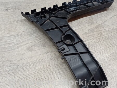 ФОТО Кронштейн кріплення направляюча заднього бампера лівий для Audi (Ауди) A6 C6 (02.2004-12.2010) Київ