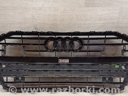 ФОТО Решетка радиатора бампера переднего дефект для Audi (Ауди) A6 C6 (02.2004-12.2010) Киев