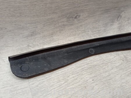 ФОТО Ущільнювач накладка захист капоту правий для Audi (Ауди) A6 C6 (02.2004-12.2010) Киев