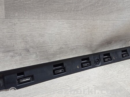 ФОТО Кронштейн кріплення направляюча заднього бампера центральний для Audi (Ауди) A8 D5 (07.2017-...) Киев